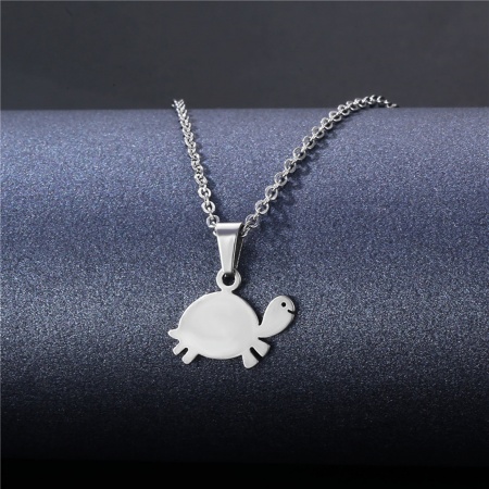 Picture of Wholesale Sea Turtle Animal Pendant Charm Necklace, Silver Tone 304 Stainless Steel Link Cable Chain, Women's Ocean Jewelry Stylish Gift Jewelry For Retailer, 45cm(17.7") long, 1 Piece