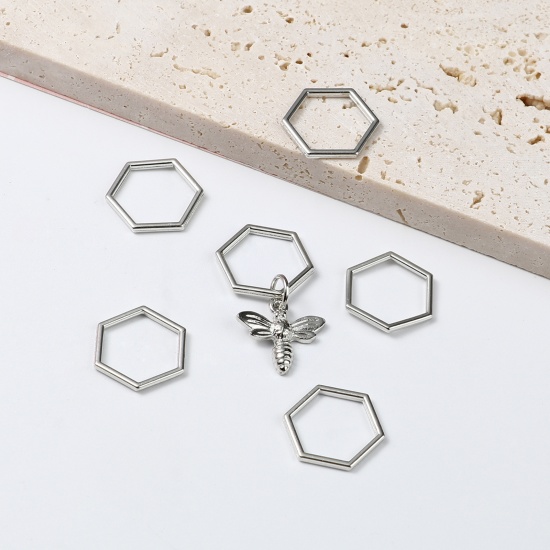 Picture of (doreenbox)Zinc Based Alloy Knitting Stitch Markers Hexagon Silver Tone Bee 34mm x 15mm, 1 Set ( 6 PCs/Set)
