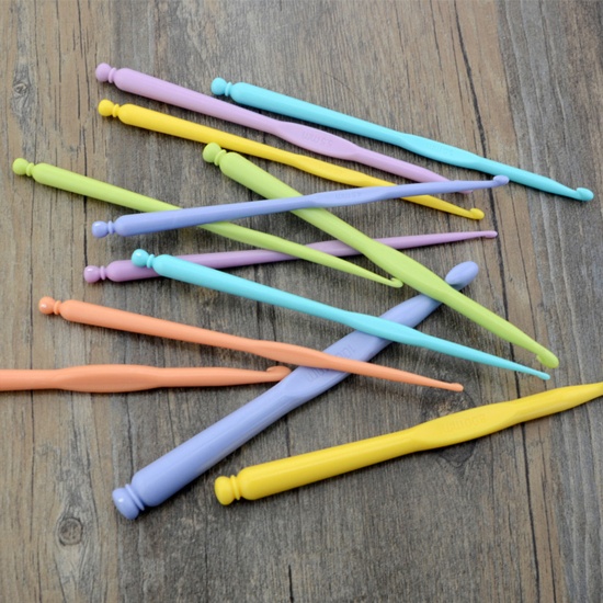 Picture of 2mm - 6mm Acrylic Crochet Hooks Needles At Random Color Mixed 1 Set ( 12 PCs/Set)