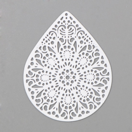 Bild von Eisenlegierung Filigran Stempel Verzierung Anhänger Tropfen Weiß Blumen Spritzlackierung 4.9cm x 3.9cm, 10 Stück
