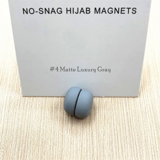Изображение Gray - 4# Zinc Based Alloy No-snag Magnetic Round Scarf Buckle For Hijab Scarf Wrap 1.2x1.2cm, 1 Piece