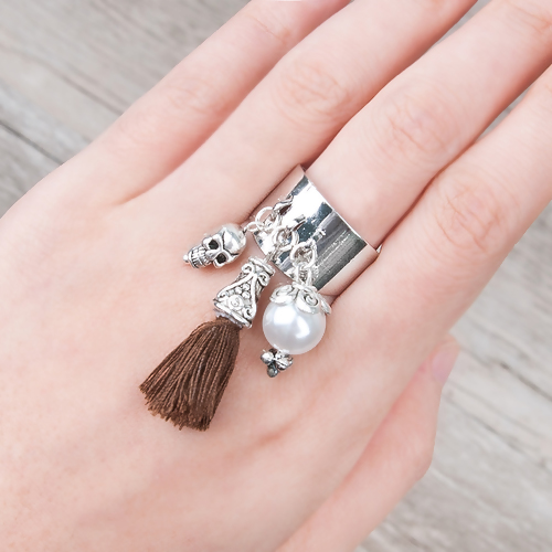 Picture of New Fashion Copper Silver Tone Adjustable Rings With Acrylic Pearl Imitation Bead Skull Cotton Brown Tassel 16.7mm( 5/8") US 6.25, 1 Piece