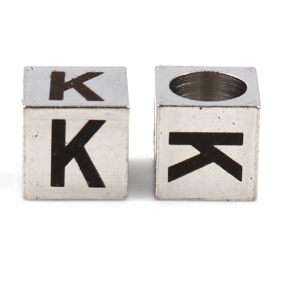Image de Perles pour DIY Fabrication de Bijoux en 304 Acier Inoxydable Carré Argent Mat Noir Alphabet Initial/ Lettre Majuscule Message " K" 7mm x 7mm, Trou: env. 5.1mm, 1 Pièce