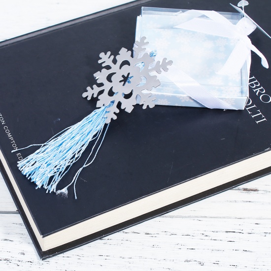 Imagen de Acero Inoxidable Estampación de Filigrana Marcadores de libro Copo de nieve Navidad Tono de Plata 17cmx 5.5cm, 1 Unidad