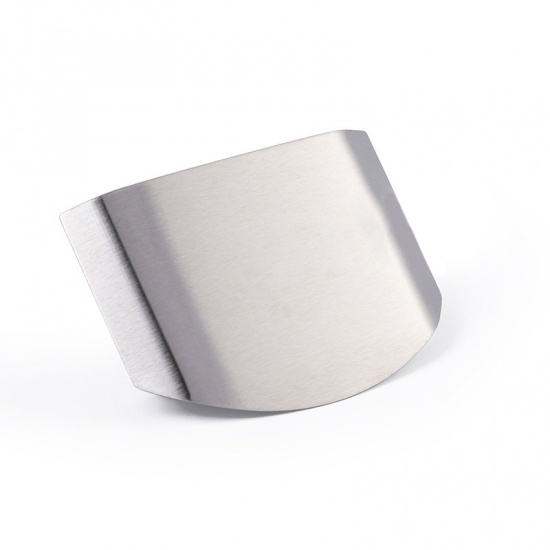 Immagine di Silver Tone - Stainless Steel Finger Guard Kitchen Finger Protector Avoid Hurting When Slicing And Dicing