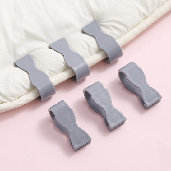 Immagine di Gray - 6 PCs Bed Sheet Grippers Anti-slip Clamp Fasteners Mattress Sheets Fixed Buckles For Bedroom, 1 Set