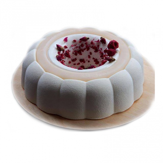 Immagine di White - Food Grade Silicone Baking Mold DIY Donut Cake Accessories 17.5x5x6cm, 1 Piece