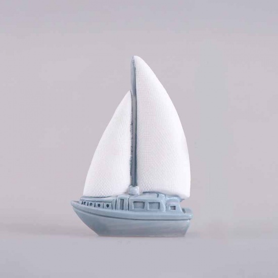 Immagine di Gray - Sailboat Micro Landscape Miniature Decoration Resin Crafts 5.7x3.9cm, 1 Piece