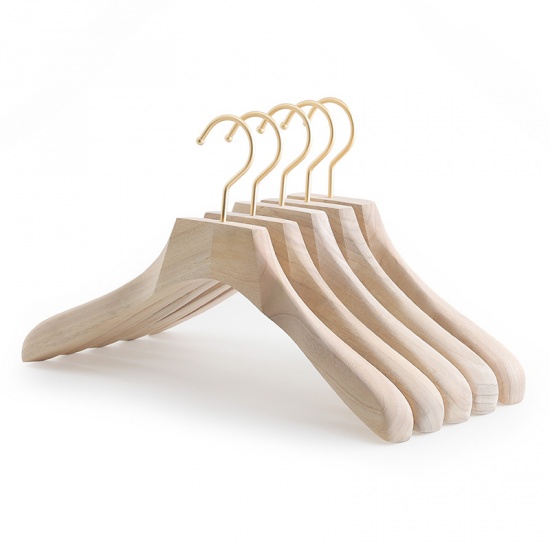 Immagine di Natural - Camphor Wood Non-Slip Non-Trace Wide Shoulder Adult Clothing Hanger 39x3.5cm, 1 Piece