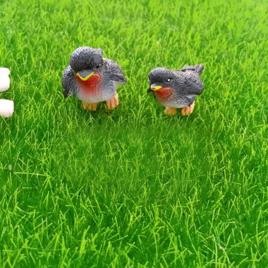 Immagine di Dark Gray - Couple Swallow Family Series Resin Micro Landscape Miniature Decoration 2.5cm, 1 Piece