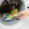 ランダムな色-絡み防止 抜け毛吸着 洗濯機に入れる 効力発揮する 洗濯ボール 絡み合い防止 ランドリーボール クリーニングボール直径2cm -4.5cm、5個 の画像