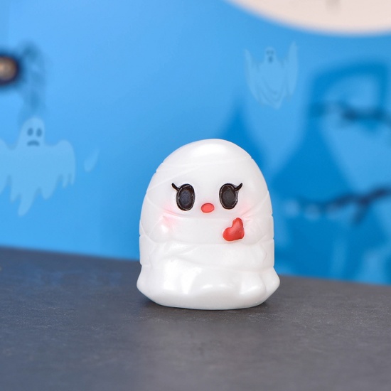 Picture of White - 12# Halloween Ghost Resin Micro Landscape Miniature Decoration 2.9x2.5cm, 1 Piece