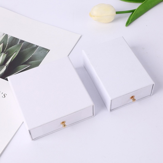 Immagine di Carta Regalo di Gioielli Scatola di Gioielli Bianco 10cm x 10cm x 3.5cm , 1 Pz