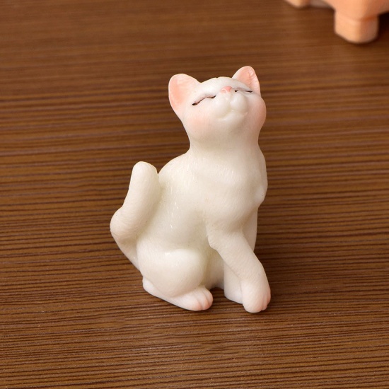 Picture of White - 4# Cute Cat Series Resin Micro Landscape Miniature Decoration 3.6x2.5cm, 1 Piece