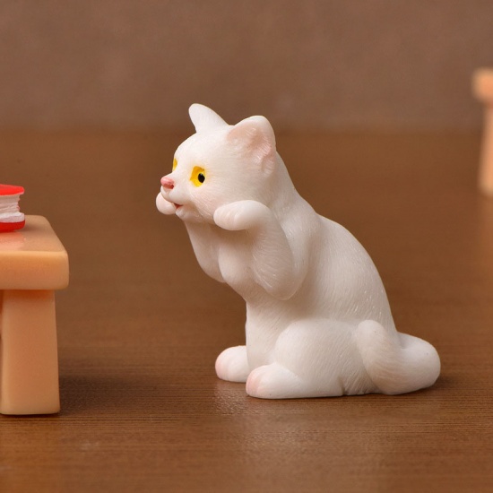 Picture of White - 5# Cute Cat Series Resin Micro Landscape Miniature Decoration 3x3cm, 1 Piece