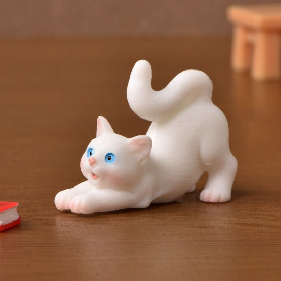 Picture of White - 7# Cute Cat Series Resin Micro Landscape Miniature Decoration 4x3cm, 1 Piece