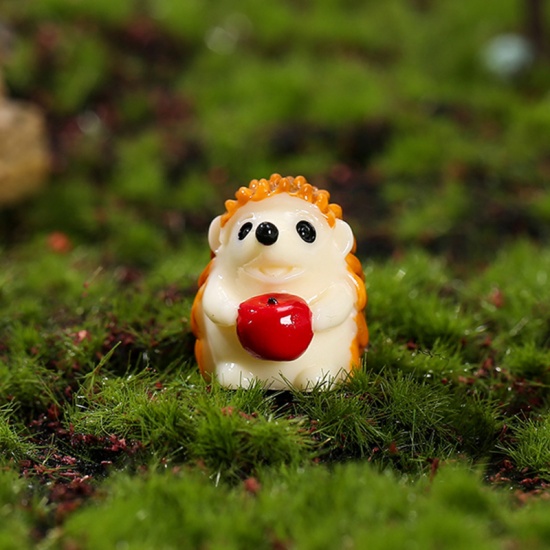 Immagine di Orange - 4# Hedgehog Garden Series Resin Micro Landscape Miniature Decoration 2.3x1.8cm, 1 Piece