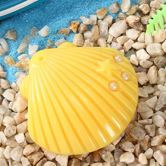 Picture of Yellow - Artificial Shell Ocean Series Resin Hanging Home Decoration With Rope 4.5x4.2cm, 1 Piece