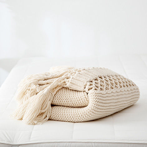 Image de Blanc - Couverture à tricoter à la main en polyester avec pompon couleur unie 120x180cm, 1 pièce