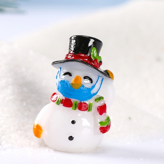 Изображение White - Resin Micro Landscape Miniature Home Decoration Mask Christmas Snowman 2.3x1.6cm, 1 Piece