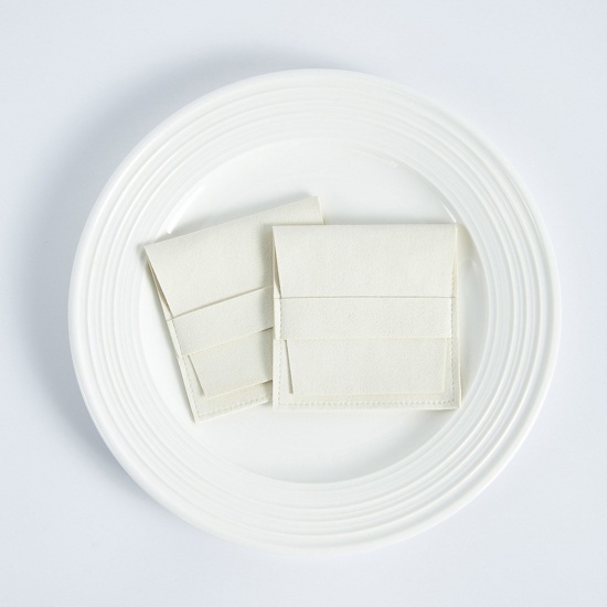 PUレザーロイド ジュエリーバッグ 宝石袋 正方形 オフホワイト 人造スエード 6.2cm x 6.2cm、 1 個 の画像