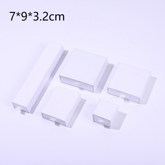 Immagine di 1 Pz Carta Confezione Regalo per Gioielli con Cassetto Estraibile Rettangolo Bianco 9cm x 7cm x 3.2cm