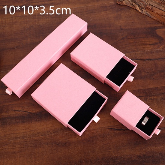 Immagine di 1 Pz Carta Confezione Regalo per Gioielli con Cassetto Estraibile Quadrato Rosa Scuro 10cm x 10cm x 3.5cm