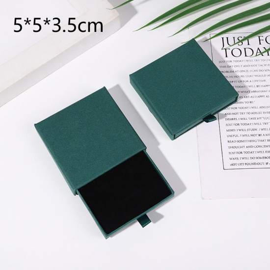 1 個 紙 引き出し式 ジュエリーギフトボックス 正方形 深緑色 5cm x 5cm x 3.5cm の画像