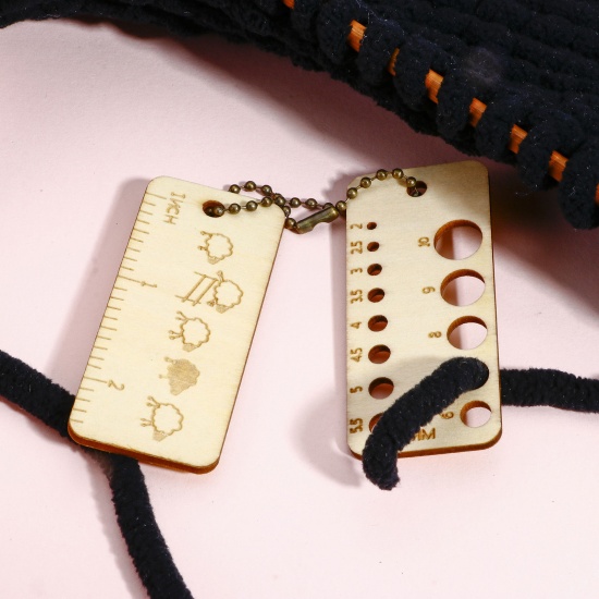 Picture of 1 Set ( 2 PCs/Set) Wood Knitting Needle Gauge Ruler Measuring Tool Rectangle Natural 6.8cm x 3cm