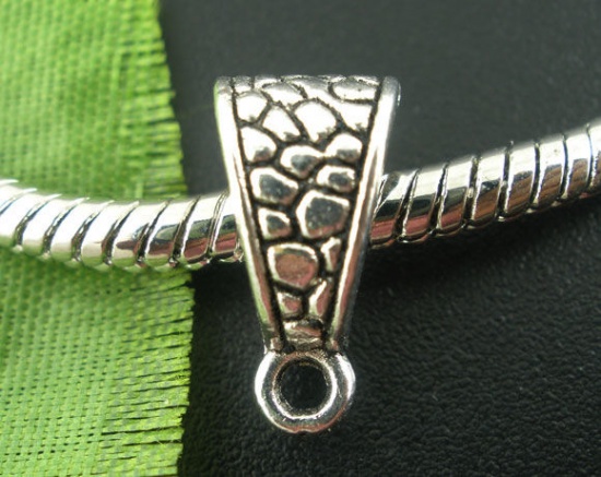 Immagine di Lega di Zinco Stile Europeo Perline Bails Triangolo Polka Dot Argento Antico 14mm x 7mm, 50 Pz
