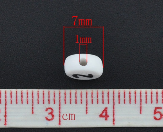 アクリル スペーサ ビーズ 円形 白 数字パターン " 2" 約 7mm直径、 穴：約 1mm、 500 個 の画像