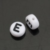 Bild von Acryl Spacer Zwischenperlen Perlen Flachrund Weiß Buchstaben "E" ca 7mm D Loch:ca 1mm 500 Stück