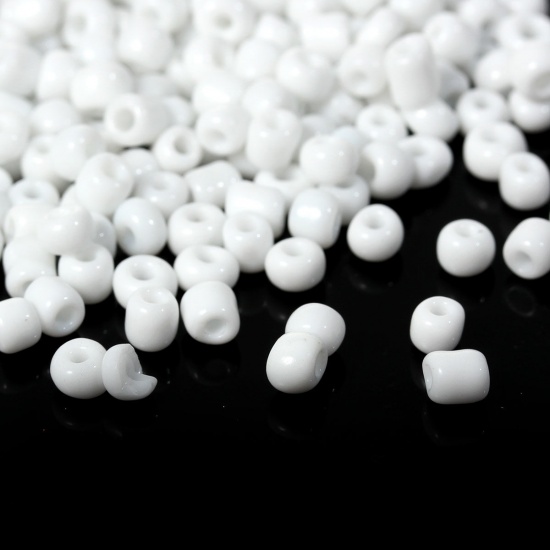 Picture of 6/0 Glass Seed Beads Round Rocailles White About 4mm Dia, Hole: Approx 1mm, 450 gram