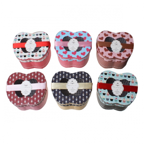 Picture of Paper Party Gift Boxes Apple At Random Cake Heart Pattern 12.5cm x10.7cm(4 7/8" x4 2/8"), 1 Piece