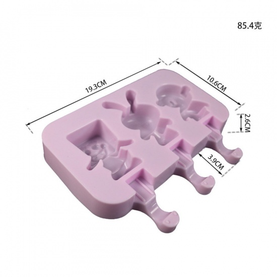 Immagine di At Random - Cartoon Food Silicone Mold DIY Homemade Cartoon Ice Maker Mould With Cover