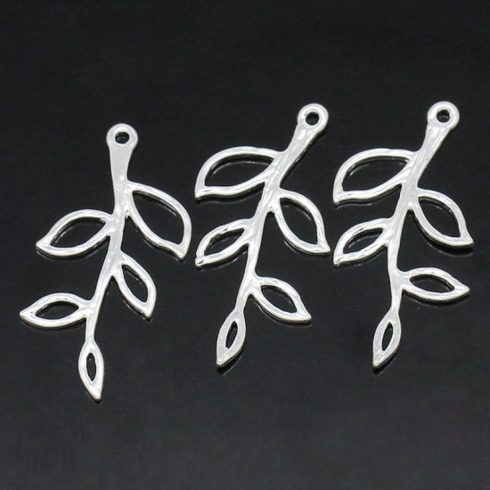 Bild von Messing Anhänger Blätter Versilbert 22mm-23mm x 11mm-13mm, 10 Stück