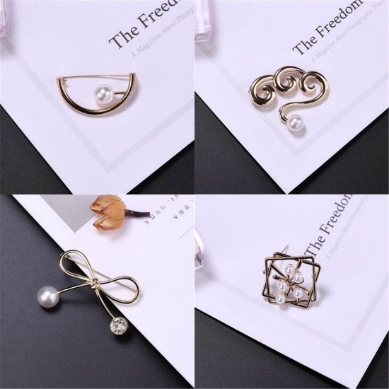 Picture of Pin Brooches Half Round Gold Plated White Imitation Pearl 1 Piece