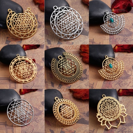 Zinc Based Alloy Sri Yantra Meditation Pendants Round Hollow 