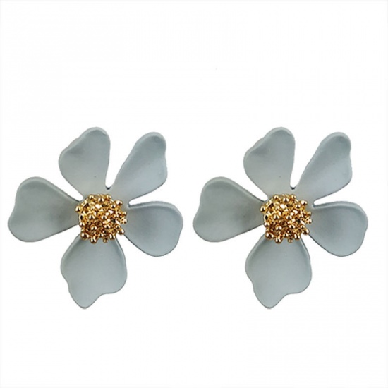 Picture of Ear Post Stud Earrings KC Gold Plated Pale Pinkish Gray Daisy Flower 19mm x 17mm, 1 Pair
