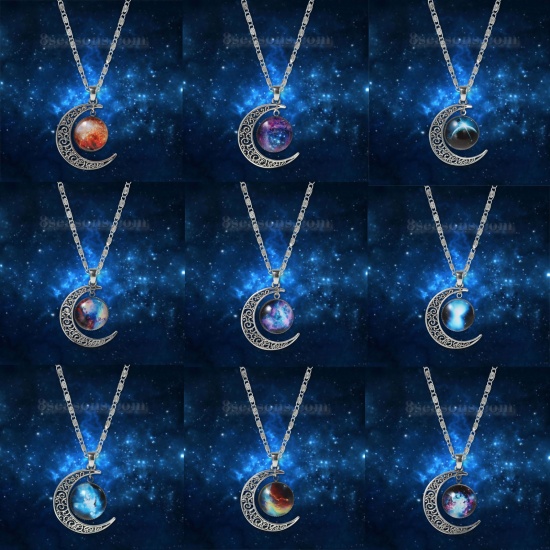Imagen de Nueva Moda Galaxia Universo Media Luna Vidrio Cabochon Colgante Collar Cadena Desplazamiento Multicolor Luna Tono de Plata 47.0cm de longitud, 1 Unidad