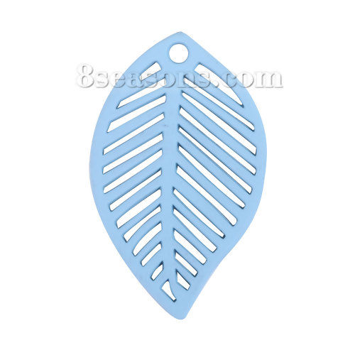 Picture of Zinc Based Alloy Charms Leaf Gold Plated Hollow 28mm(1 1/8") x 17mm( 5/8"), 10 PCs