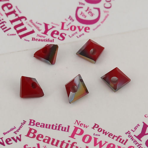 Image de Perles en Verre Triangle Vin Rouge Couleur AB A Facettes 6mm x 3.5mm, Tailles de Trous: 1.2mm, 40 Pcs
