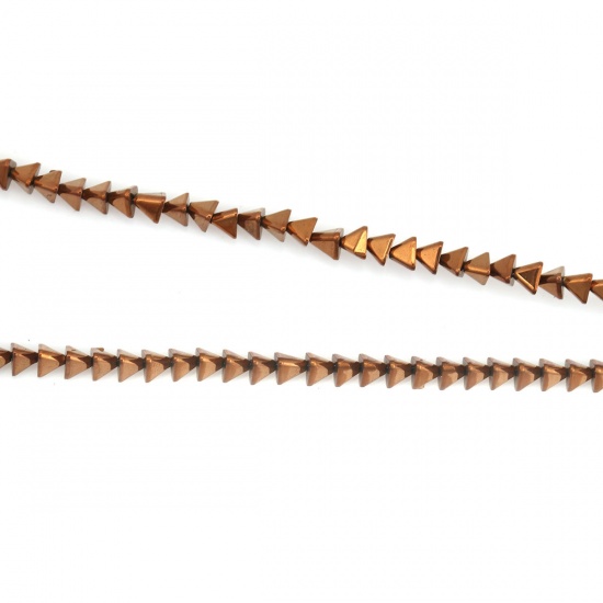 Image de (Classement B) Perles en Hématite （ Naturel ） Triangle Brun 4mm x 3mm, Trou: env. 1mm, 38cm long, 1 Enfilade (Env. 130 Pcs/Enfilade)
