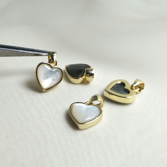 Picture of Zinc Based Alloy & Shell Valentine's Day Charms Gold Plated Heart Black 9.4mm, 1 Piece