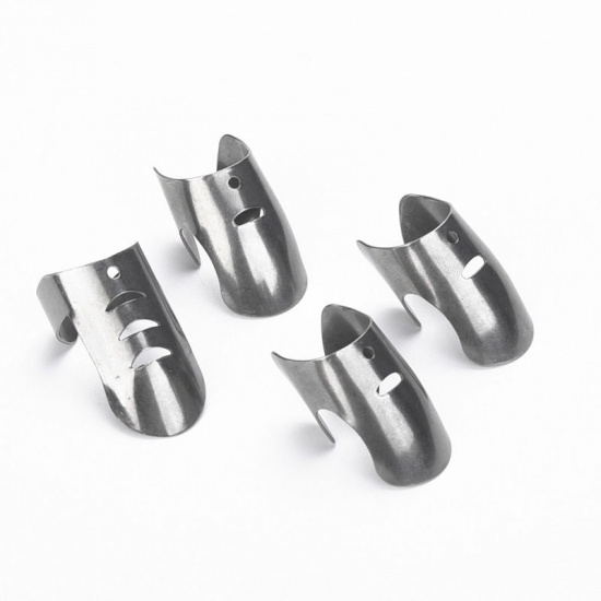 Immagine di Silver Tone - Stainless Steel Finger Guard Kitchen Finger Protector Avoid Hurting When Slicing And Dicing (4 Pcs/Set）