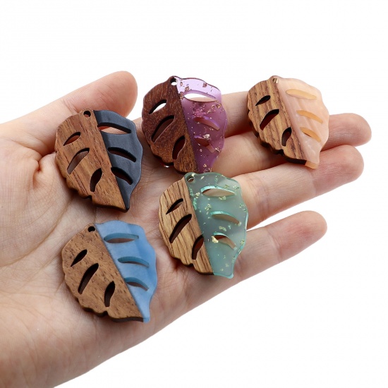 Picture of Resin & Wood Wood Effect Resin Pendants Leaf Natural