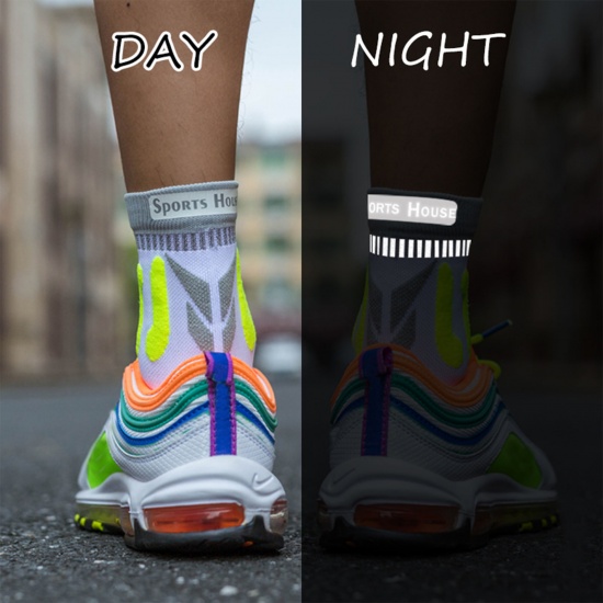 Immagine di Multifunction Non-slip Breathable Man's Sport Socks Geometric Size M（39-43）, 1 Pair