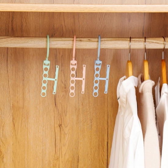 Imagen de Green - Plastic 5 Hole Multifunctional Clothes Drying Rack Hangers 19x6.5cm, 1 Piece