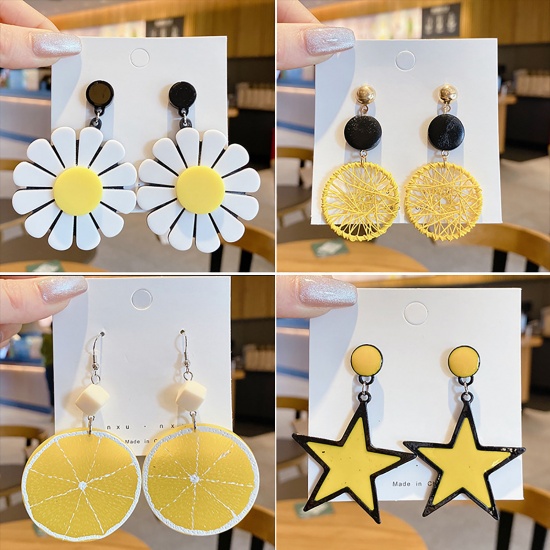 Picture of Earrings Yellow 1 Pair