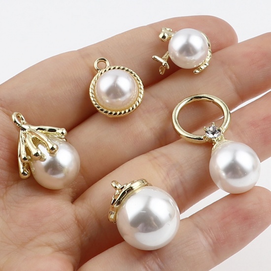 Imagen de Aleación de metal de Zinc + Acrílico Colgantes Charms Imitación de perla 2 Unidades